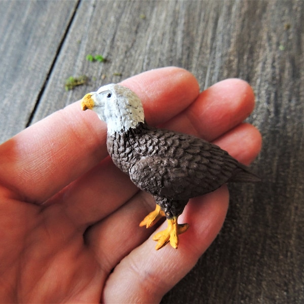 MINIATURE EAGLE Bird Animals Figure Figurine Dollhouse Fairy Garden Diorama Terrarium Supply Small Mini Plastic Miniatures Model Bald Eagles