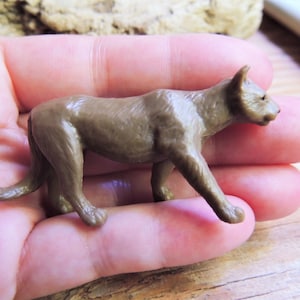 MINIATURE MOUNTAIN LION Animals Figurines Figure Fairy Gardens Dollhouse Diorama Terrarium Planter Small Animals Nature Woodland Plastic Toy
