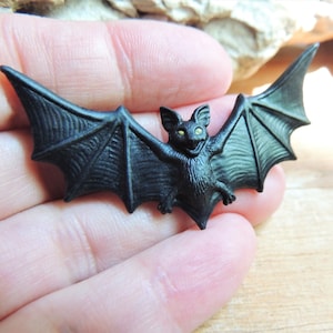 BAT MINIATURE BATS Halloween Animal Figurine Mini Figures Dollhouse Diorama Terrarium Small Fairy Garden Micro Miniatures Craft Supply Scary
