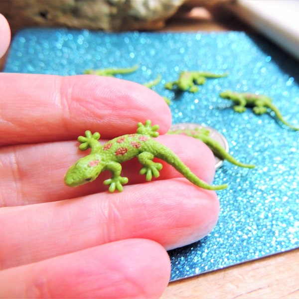 Tiny GECKO MINIATURE Animal Figures Figurines Lizard Reptile Dollhouse Fairy Garden Diorama Terrarium Supply Small Mini Animals Miniatures