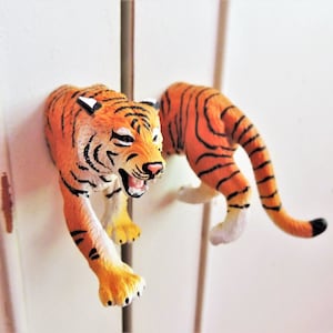 Tiger ANIMAL DRAWER KNOB Pulls Cabinet Handle Wall Hook Decorative Head Butt Furniture Hardware