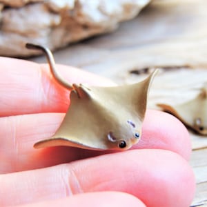 MINIATURE Cownose Ray Sea Life Animal Figurine Dollhouse Fairy Garden Diorama Terrarium Tiny Figures