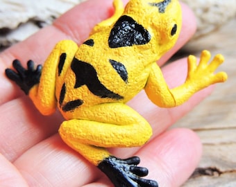 MINIATURE ANIMALS Figures Figurine FROG Tree Poison Dart Frogs Fairy Garden Dollhouse Diorama Terrarium