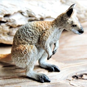 Large MINIATURE WALLABY Animals Figure Figurine Dollhouse Fairy Garden Diorama Terrarium Supply Craft Plastic Miniatures Model Australia