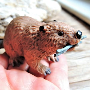 Große MINIATUR BIBER Tiere Figur Figur Fee Garten Diorama Terrarium Versorgung Handwerk Kunststoff Miniaturen Modell Wald diy Kartenhalter