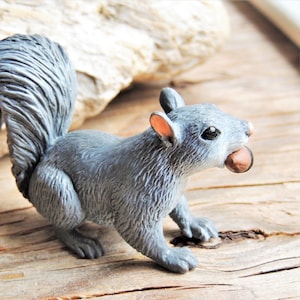 Large MINIATURE SQUIRREL Animals Figure Figurine Dollhouse Fairy Garden Diorama Terrarium Supply Craft Plastic Miniatures Model Woodland