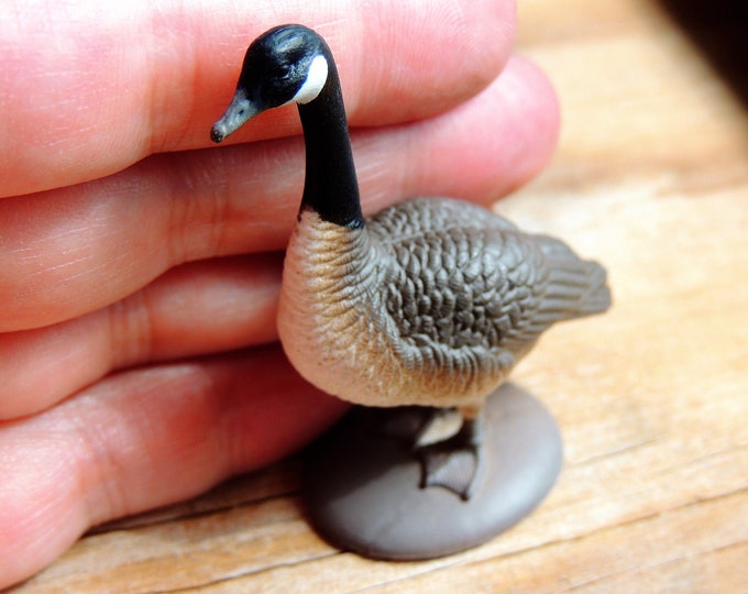 MINIATURE CANADA GOOSE Bird Animals Figure Figurine Dollhouse Diorama