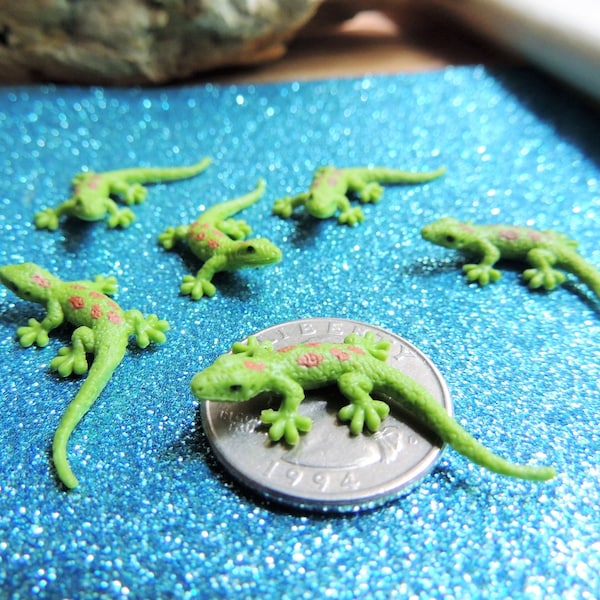 MINIATURE GECKOS: Tiny Animal Figures Figurines Fairy Garden Dollhouse Diorama Terrarium Small Mini Lizard