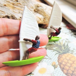 WIND-SURFER MINIATUR Figur Fee Garten Diorama Terrarium Zubehör kleine Mini lose Kunststoff Spielzeug Modell Cupcake Topper