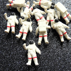 Set of Tiny MINIATURE ASTRONAUT People Mini Figurines Figures Dollhouse Diorama Terrarium Small Craft Micro Miniatures Fairy Garden Supplies