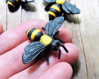 MINIATURE Bumble Bee Figurine Insect Animal Mini Figure Terrarium Dollhouse Diorama Small Tiny Fairy Garden Miniatures Honey Bees Bumblebee