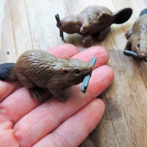 MINIATURE BEAVER Animal Mini Figures Figurines Fairy Gardens Dollhouse Diorama Terrarium Accessory Small Animals Plastic Miniatures Models