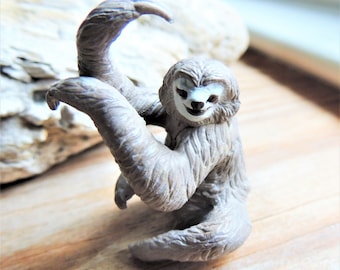 MINIATURE SLOTH Animals Figure Figurine Dollhouse Diorama Terrarium Supply Mini Small Plastic 3 Toed Sloth Animal Safari Ltd Toob Individual