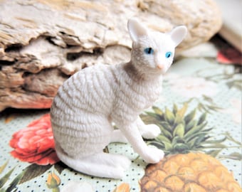 MINIATURE CAT FIGURINES Animal Mini Figure White Angora Cats Kitten Plastic Fairy Garden Dollhouse Diorama Terrarium Accessories Small Toy