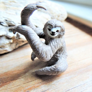 MINIATURE SLOTH Animals Figure Figurine Dollhouse Diorama Terrarium Supply Mini Small Plastic 3 Toed Sloth Animal Safari Ltd Toob Individual