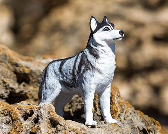 Siberian Husky DOG FIGURINE For Wedding Cake Topper Large MINIATURE Animals Figure Dog Eating Cake Diorama Supply Plastic Model Safari Ltd