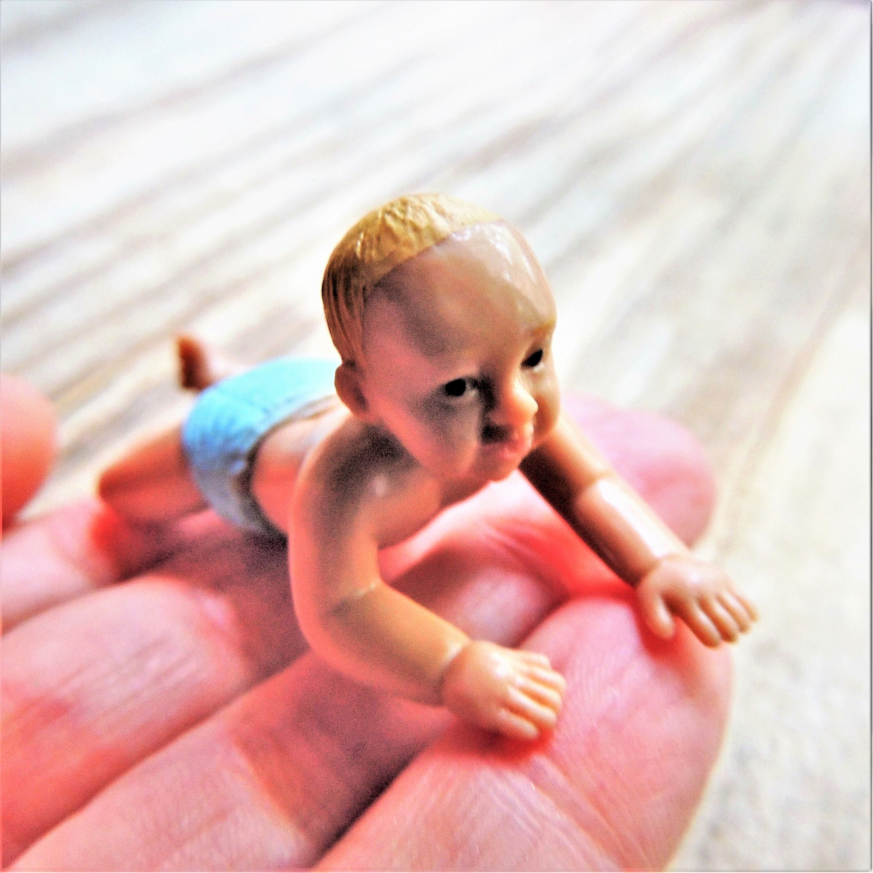 small baby figures