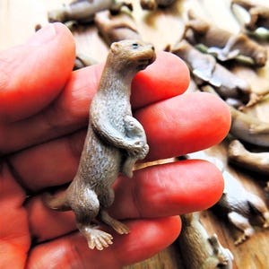 MINIATURE RIVER OTTER Animal Figures Figurine Dollhouse Fairy Garden Diorama Terrarium Crafts Supplies Model