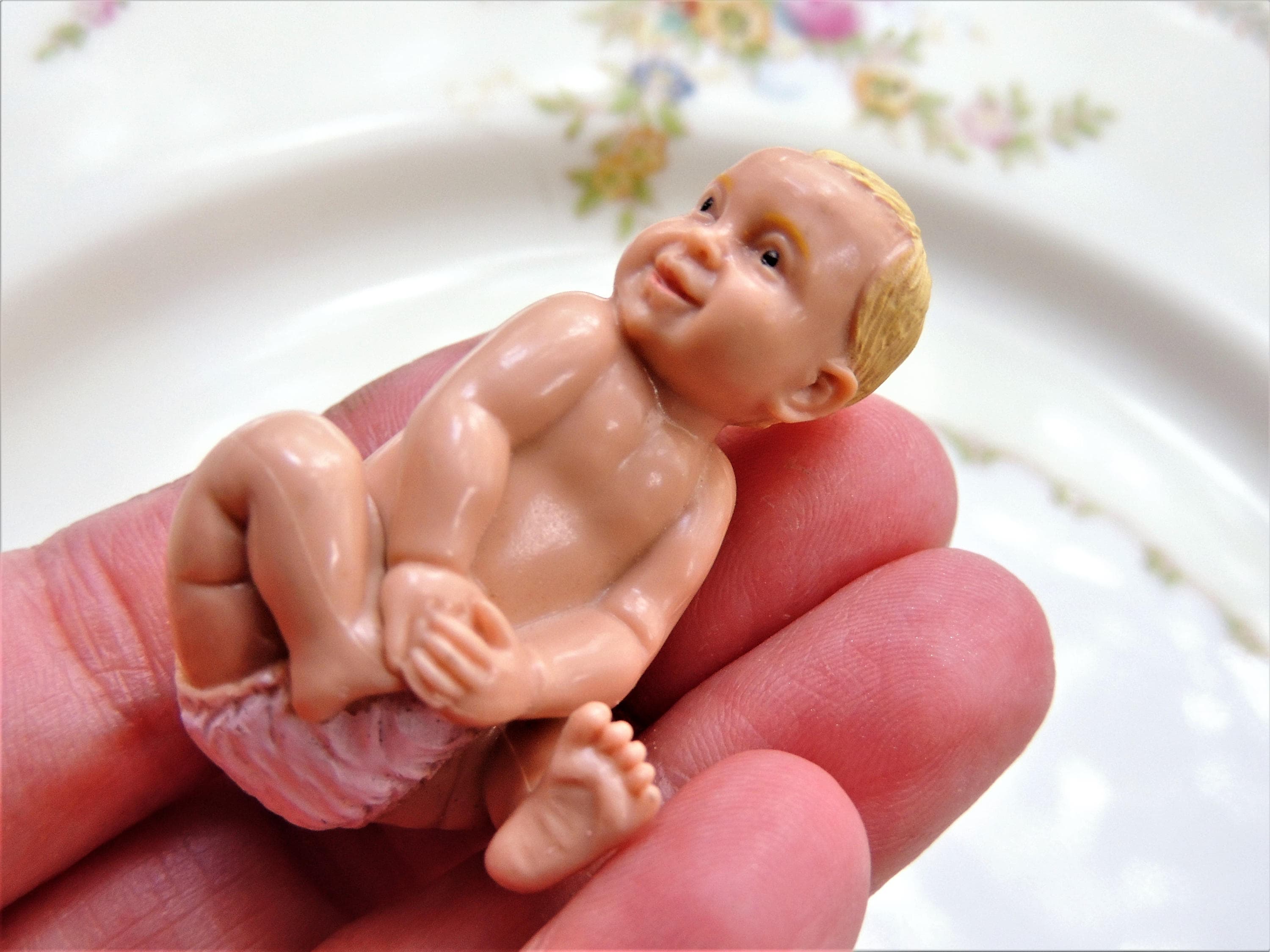 MINIATURE BABIES Baby Girl Person Figurine Plastic Figures