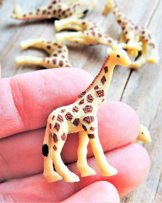 giraffe figure