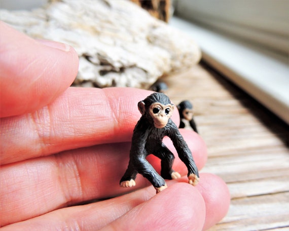 moni moni Animals やさいぬファクトリー　２個セット　激レア MINIATURE CHIMPANZEE: Tiny Mini Animal Figurine CHIMP Dollhouse
