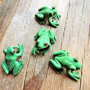 3pc FIBRE-CRAFT Vintage Plastic FRoGS and TuRTLe Miniatures / new old stock  / unopened package / Hong Kong / vintage craft mini miniature