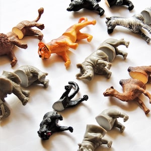 Safari PLASTIC ANIMAL HALVES diy Plastic Animal Crafts Ideas Fridge Magnets Place Card Holders Arts & Craft Supply Pre-cut Animals Toy Zoo