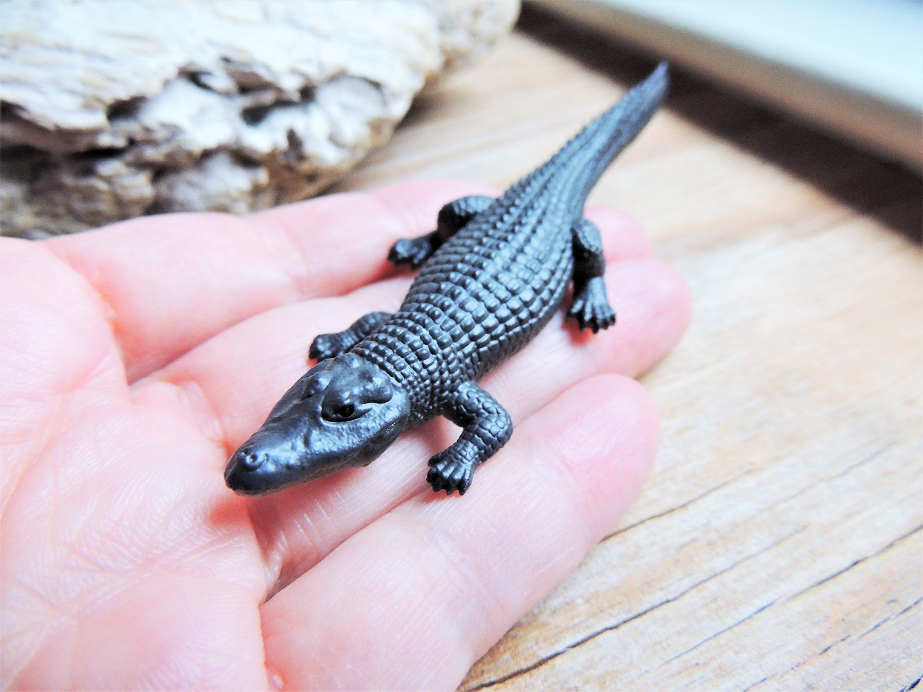 ミニチュア ブラック カイマン 動物 フィギュア 置物 ワニ ワニ ミニチュア ブラック カイマン 動物 フィギュア 置物 ワニ ワニ