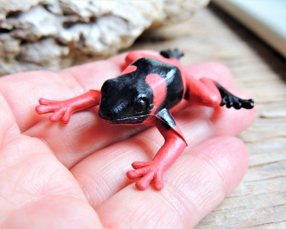 FROG MINIATURE ANIMALS Plastic Animal Figures Figurine Dollhouse Diorama  Terrarium Fairy Garden Supplies Small Art Craft Supply Mini Frogs 