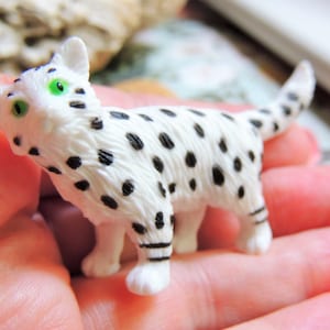 CAT MINIATURE FIGURINE Figure Egyptian Mau Animals Plastic Mini Figurine Fairy Garden Dollhouse Diorama Terrarium Supply Small Tiny Desk Pet