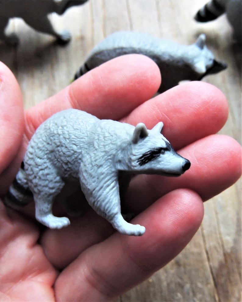 Mini Racoon Figures MINIATURE RACCOON Animal Figurine Fairy Garden Dollhouse Diorama ...