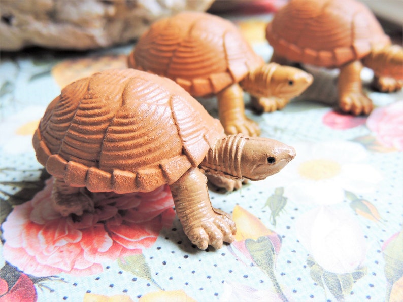 TURTLE MINIATURE Loggerhead Musk Turtles Figure Figurines Dollhouse Diorama Terrarium Supply Animal Small Animal Mini Tortoise River Wetland image 1