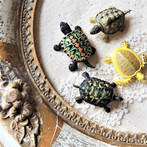 MINIATURE TURTLES Plastic Animal Figures Figurines Dollhouse Diorama Terrarium Supplies Small Animals Art Craft Supply Jewelry Making Mini