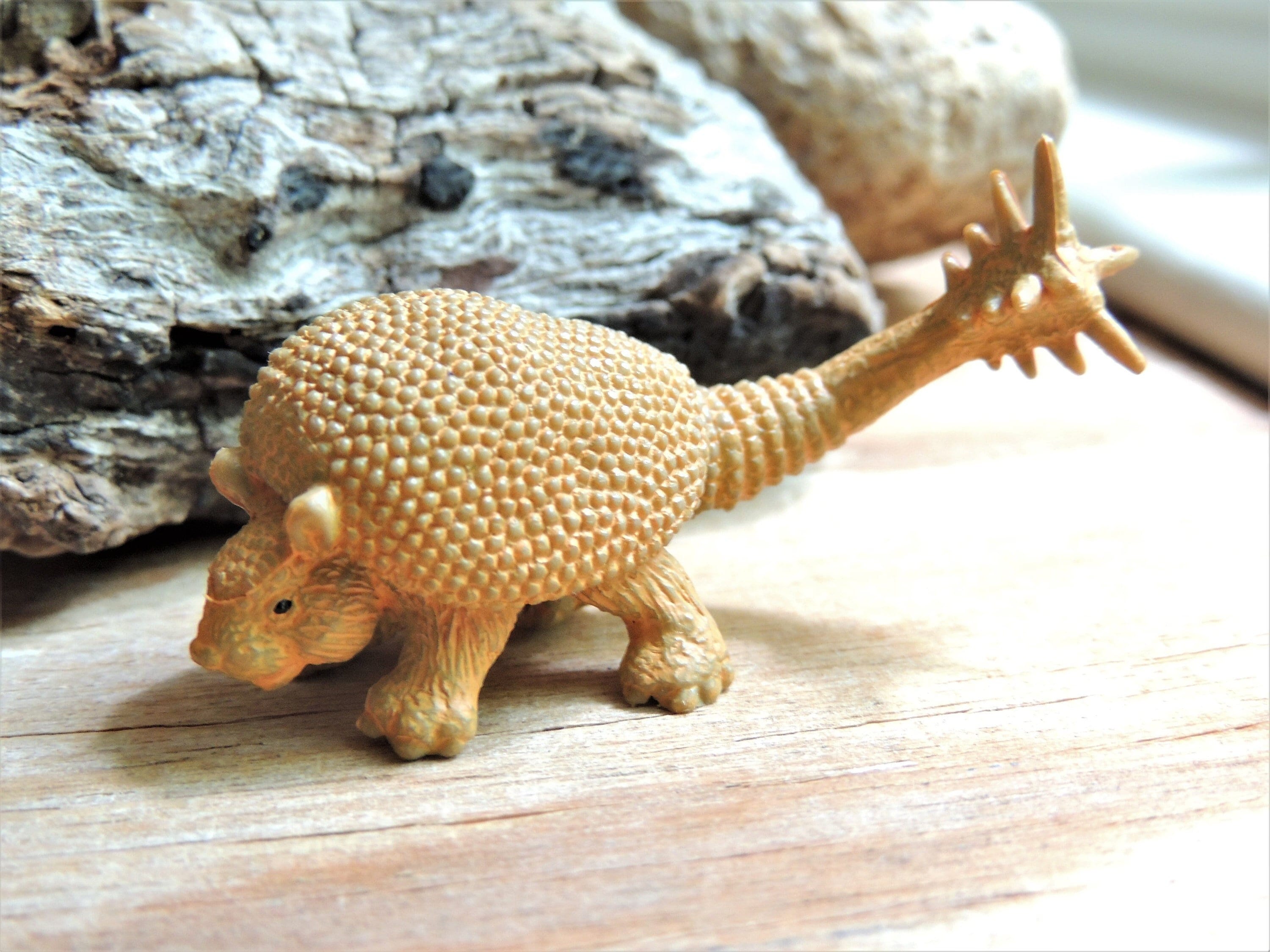 MINIATURE PREHISTORIC MAMMAL Doedicurus Animal Figure Figurine ...