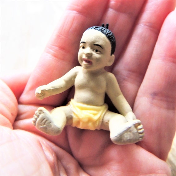 miniature plastic figurines