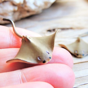 MINIATURE Cownose Ray Sea Life Animals Figurine Figure Dollhouse Fairy Garden Diorama Terrarium Supply Small MICRO Mini Tiny Miniatures 1:12