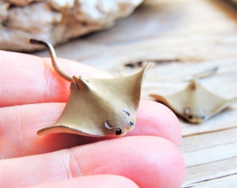 MINIATURE Cownose Ray Sea Life Animals Figurine Figure Dollhouse Fairy Garden Diorama Terrarium Supply Small MICRO Mini Tiny Miniatures 1:12