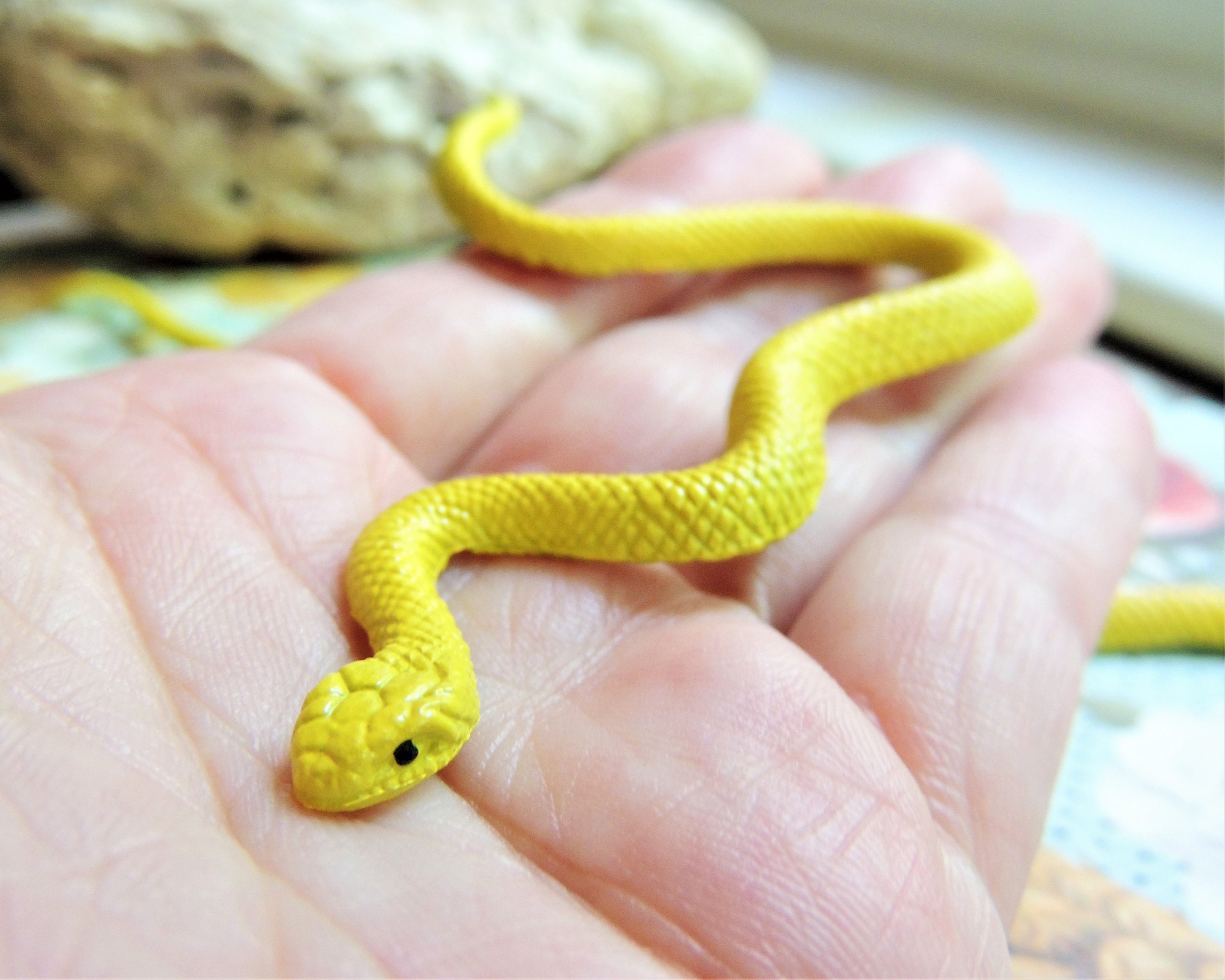 MINIATURE ANIMALS Yellow SNAKE Figurines Figure Boa Viper Python