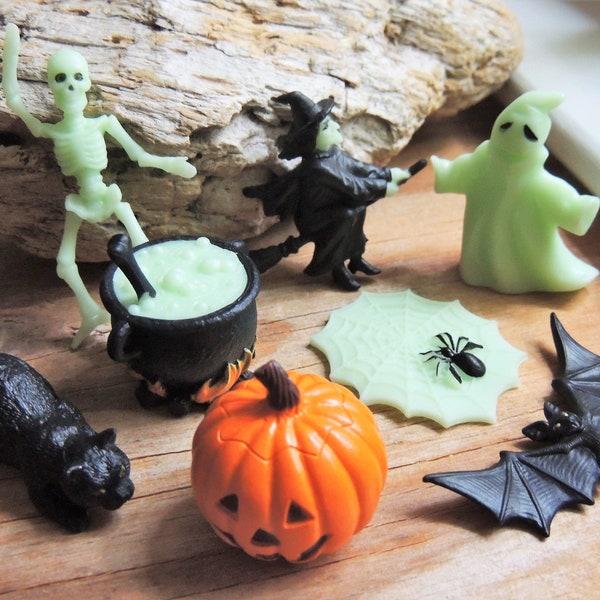 HALLOWEEN MINIATURES: Glow In The Dark Figurines Mini Figures Dollhouse Diorama Terrarium Fairy Garden Miniature For Haunted House Graveyard