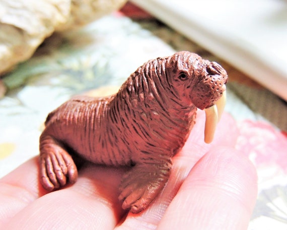 WALRUS MINIATURE ANIMALS Figurines Plastic Figure Fairy Garden Dollhouse  Diorama Terrarium Miniatures Small Mini Toy Arctic Sea Resin Craft 