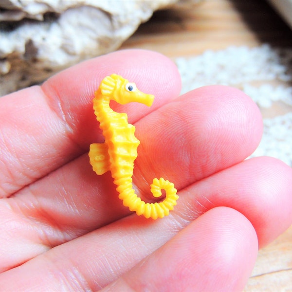 SEAHORSE MINIATURE Sea Life Animals Sea Horse Figurine Figures Dollhouse Diorama Terrarium Small Toy Mini Tiny Rubber Micro Miniatures Ocean