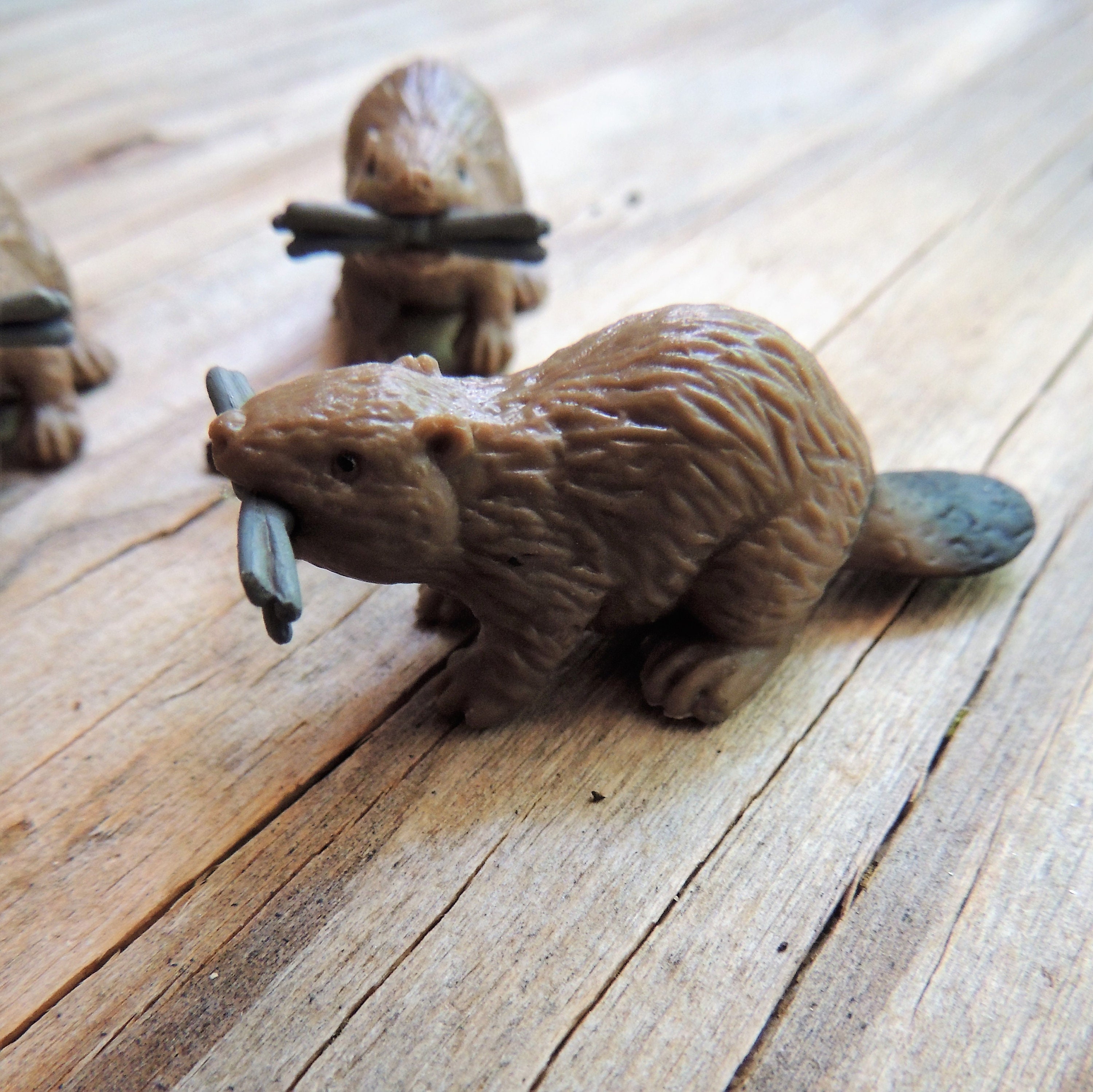 MINIATURE BEAVER Animal Figurine Fairy Gardens Dollhouse Diorama ...