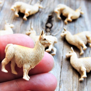 LLAMA MINIATURE ANIMAL Micro Mini Farm Animal Figure Dollhouse Diorama Terrarium Small Tiny Soft Realistic Miniatures Fairy Gardens Crafts