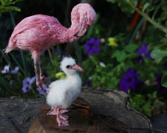 Needle Felted  Bird. Flamingo with a chick . Handmade Wool Felted bird- Decorative Realistic bird doll - Wild Animal Models Décor