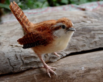 Carolina wren. Wool sculpture. Needle Felted  Animals. Needle felted bird .