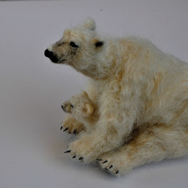 Needle Felted   Animals.Polar bear. Mother bear and cub.