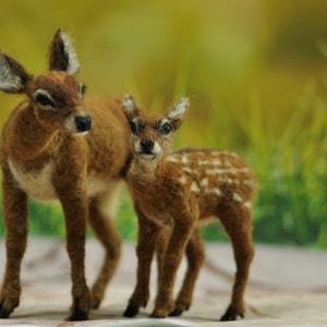 Mother-deer and a fawn, Needle Felted Animals, Needle felted deer, Needle felted animal image 3