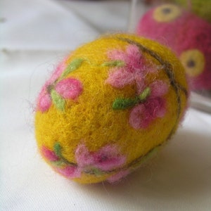 Needle felted Waldorf Easter egg/Bloomy Plum/needle felt by Daria Lvovsky image 4