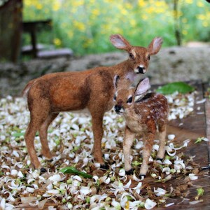 Mother-deer and a fawn, Needle Felted Animals, Needle felted deer, Needle felted animal image 10