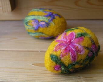 Needle felted Easter eggs-Azalea